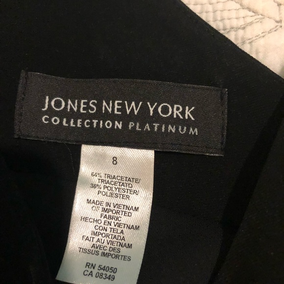 Who doesn’t need a LBD! - Picture 3 of 3